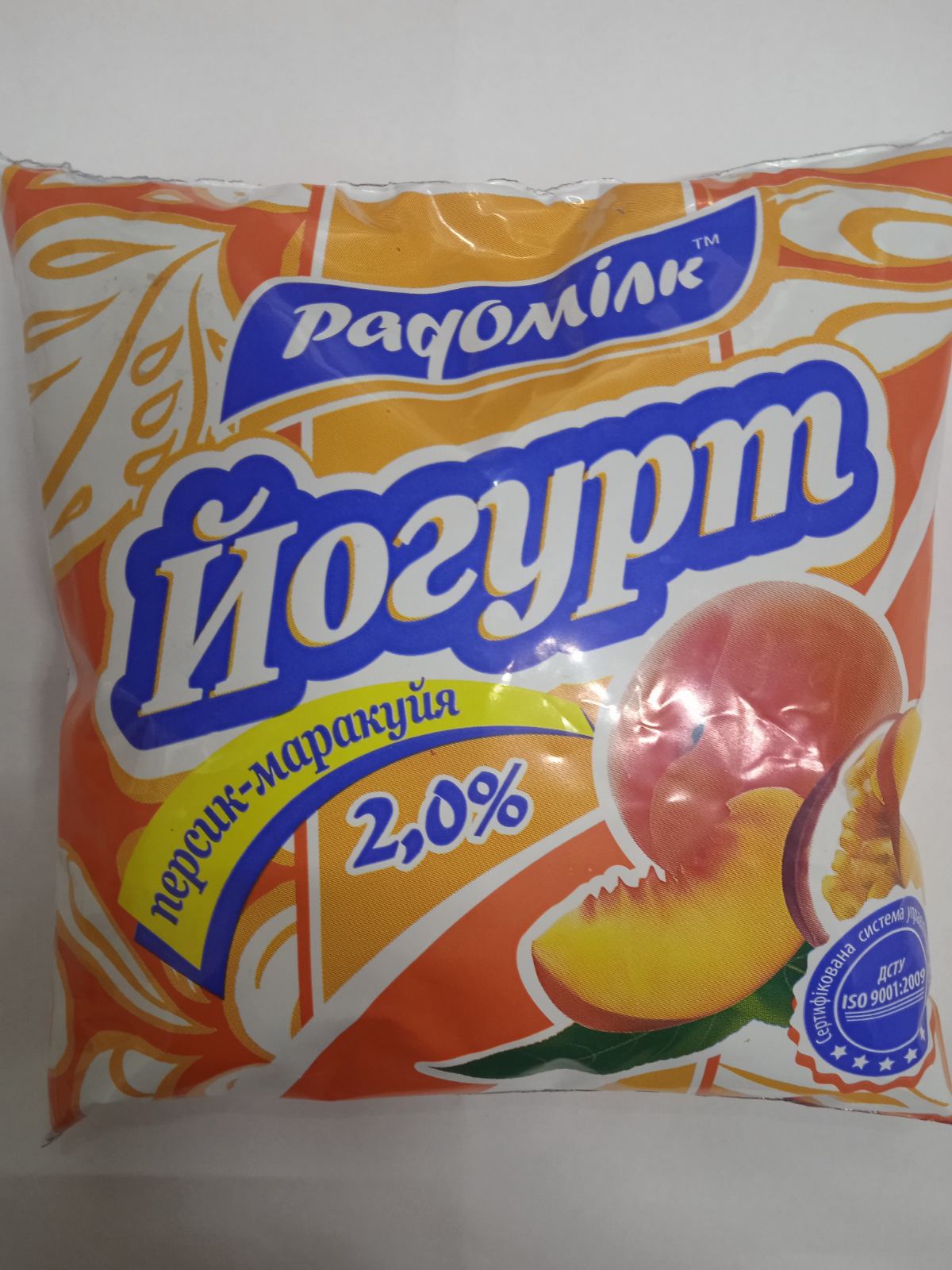 Йогурт "Елітний" РАДОМІЛК 2% персик-маракуйя 400 г., плівка поліетиленова